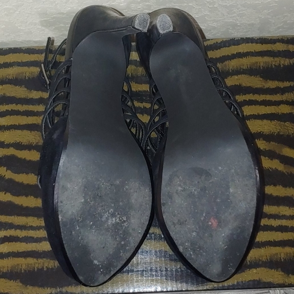 Moda Spana Heels - Picture 3 of 3